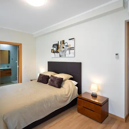 Apartment Jacaranda Apt.3 Bed 3 Bath.rooftop Pool. A/c, Heating. Lic.# 89195/al