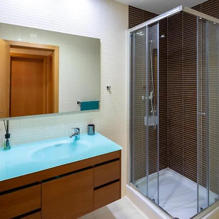 Jacaranda Apt.3 Bed 3 Bath.rooftop Pool. A/c, Heating. Lic.# 89195/al Olhao