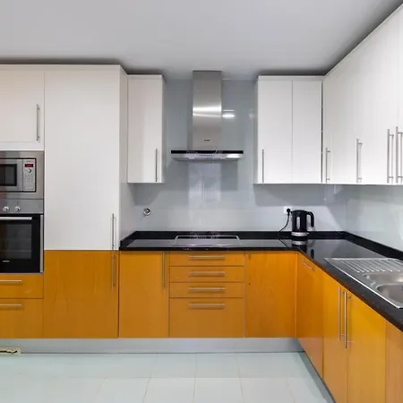 Apartment Jacaranda Apt.3 Bed 3 Bath.rooftop Pool. A/c, Heating. Lic.# 89195/al