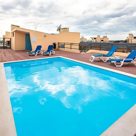 Apartment Jacaranda Apt.3 Bed 3 Bath.rooftop Pool. A/c, Heating. Lic.# 89195/al Olhao