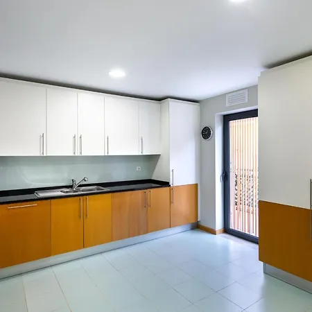Jacaranda Apt.3 Bed 3 Bath.rooftop Pool. A/c, Heating. Lic.# 89195/al Apartment
